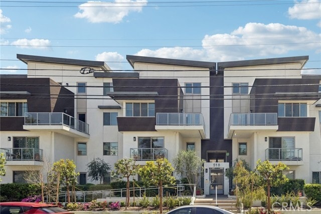 Photo - 518 E Windsor Rd Condo Unit 304