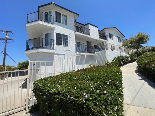 Photo - July Month's Rent $1000 Discount-Beautifully Upgraded 2 Bedroom Apartment For Rent! Unit 4210-101