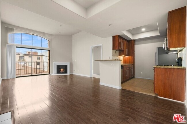 Building Photo - 10275 Missouri Ave Unit 302 Rental