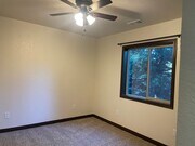 Photo - Fabulous mountain retreat freeway close! House