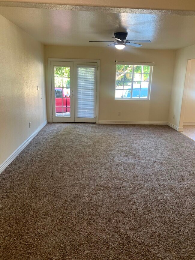 Photo - 2554 Eastlake Ave Unit 2554