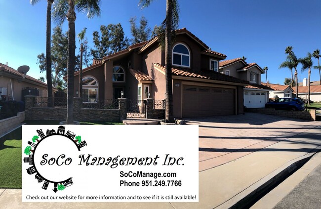 Building Photo - Beautiful 4 bedroom / 3 bathroom Heritage Home with Pool, Spa and Solar!