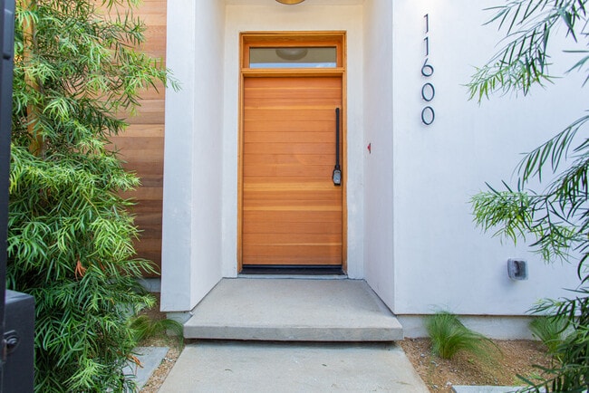 Photo - Federal Pearl Villas Unit 11600