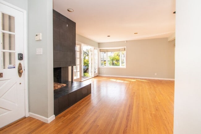 Photo - Charming 3 Bed/2 Bath Home in Bird Rock/ La Jolla- 1 Block from the Ocean!