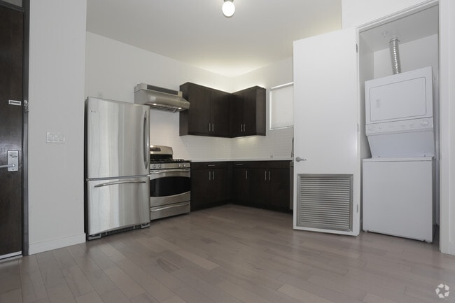 2BR, 2BA - 1202 SF - Larchmont Lofts