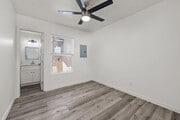 Photo - 4924 64th St