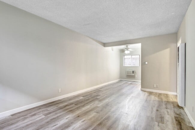 Photo - 4733 Orion Ave