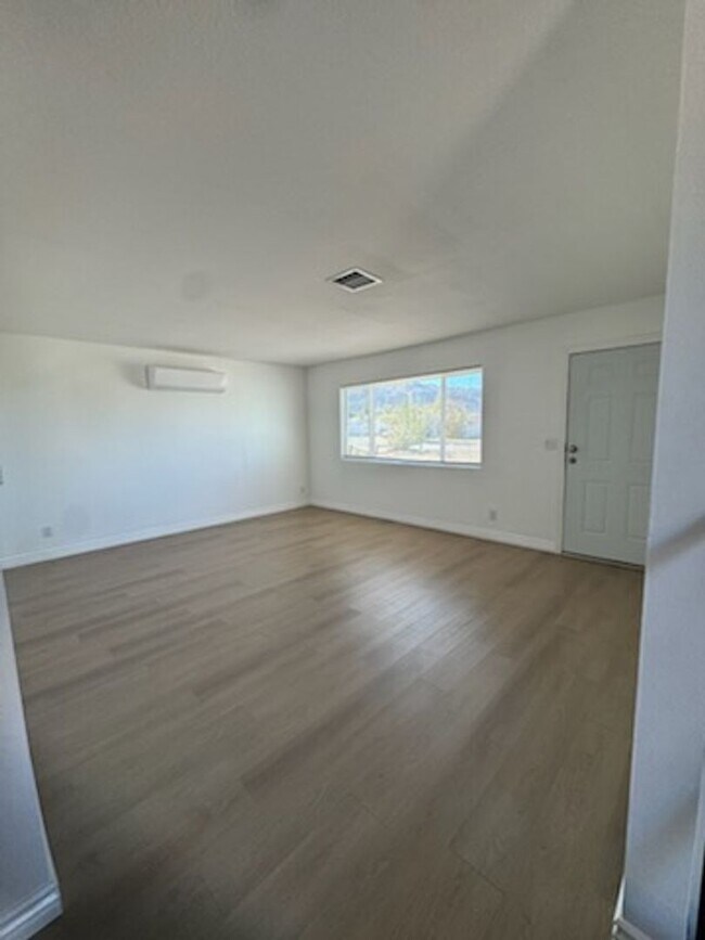 Photo - Cozy 2 Bedroom 1 Bathroom Home