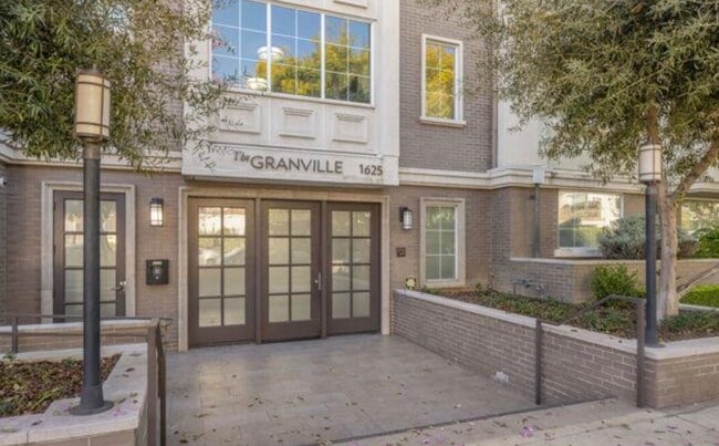 Photo - 1625 Granville Ave Unit #302