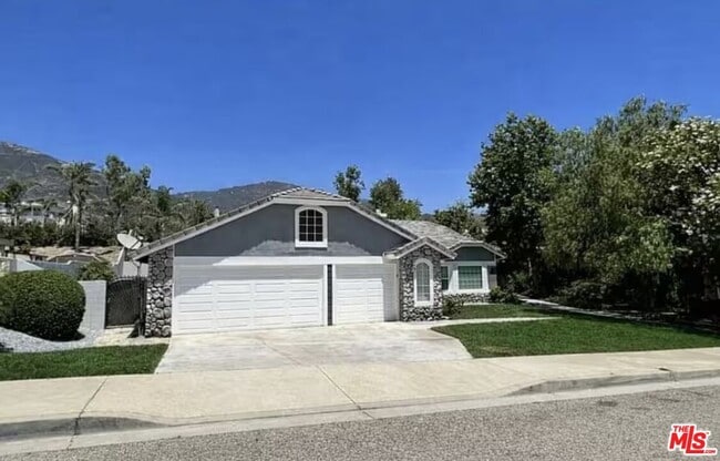 Photo - 2982 Briarwood Dr