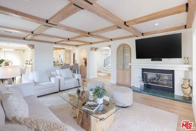 Photo - 1100 Stradella Rd