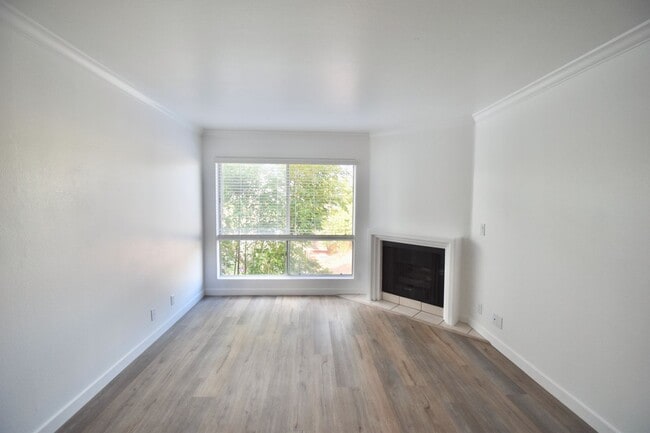 Photo - 6041 Fulton Ave Unit 205