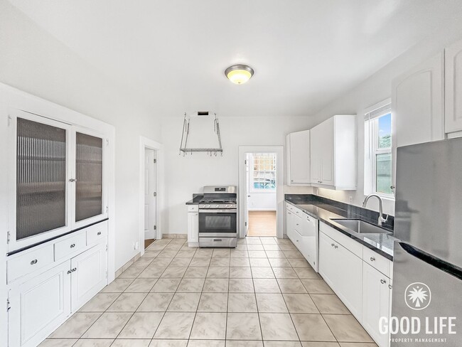 Photo - Beautiful 2B 1BA Unit in Hillcrest w/ AC and Private Yard! Unit 4329 Cleveland Ave