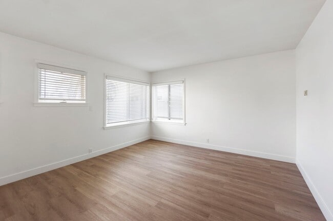 Photo - 223 E Bay Front Unit Back