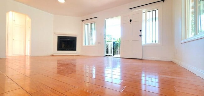 Building Photo - 3106 San Pierre Dr