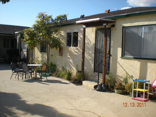 Photo - 1842 22nd St Apartments