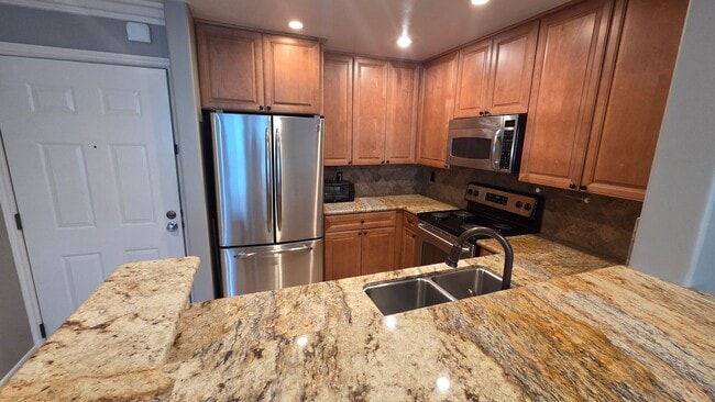 Building Photo - 1 bed 1 bath in UTC with great amenities Pool, hot tub, gym, underground parking. Unit 5309