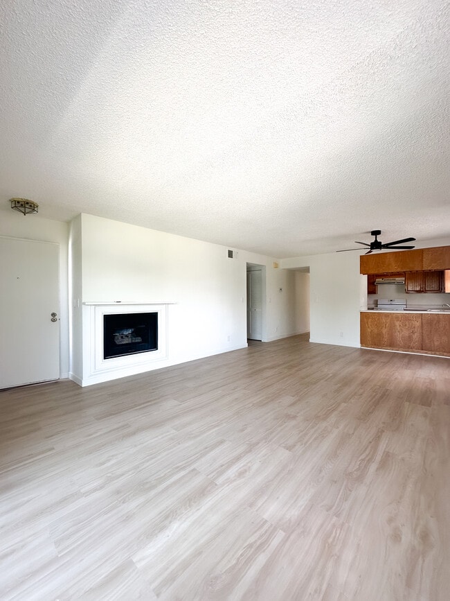 Building Photo - 20342 Rue Crevier Unit 613