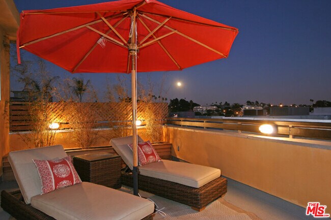 Photo - 2216 Main St Unit 204