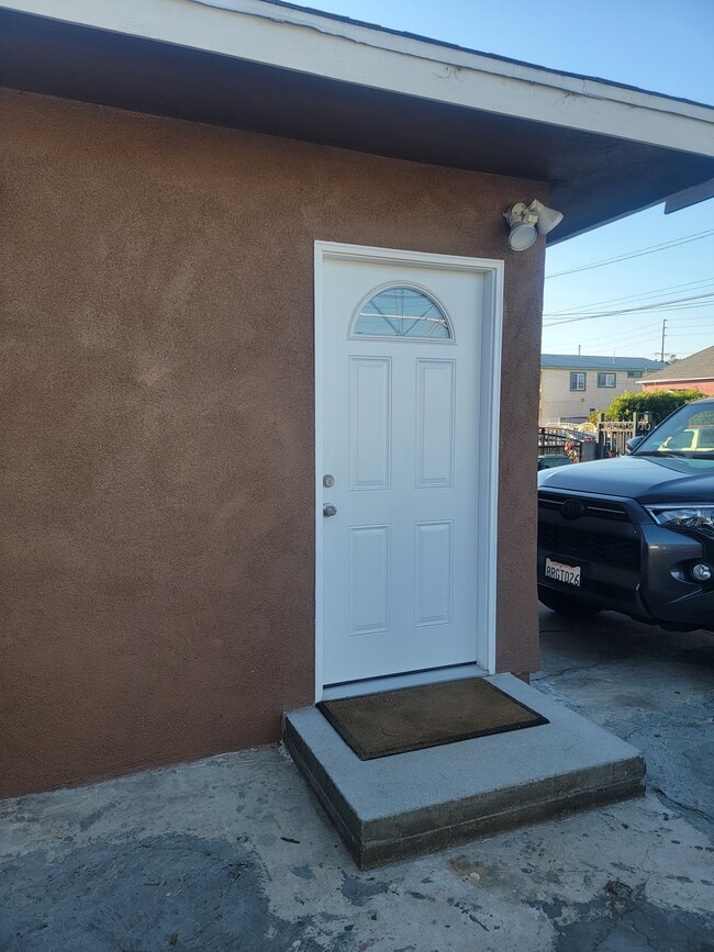 Building Photo - 4216 W 104th St