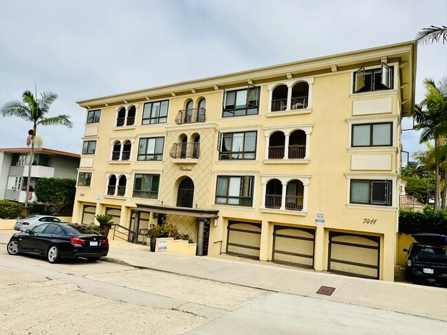 Photo - 7411 Herschel Ave