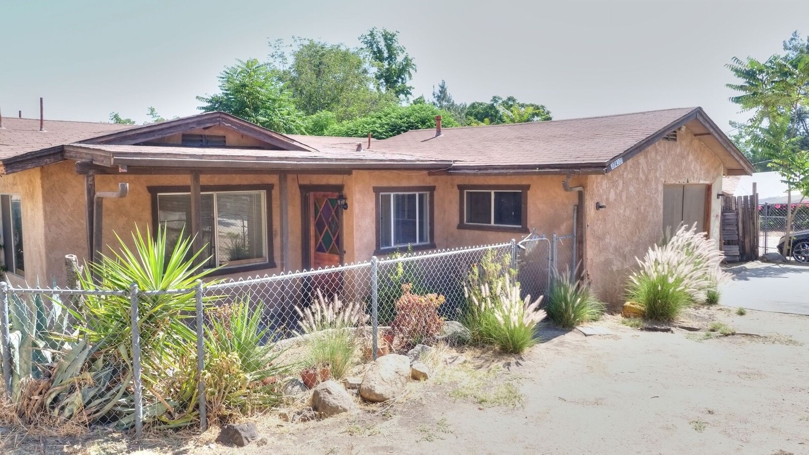 Charming 2 Bedroom Home with Private Yard in Lake Elsinore - Charming 2 Bedroom Home with Private Yard in Lake Elsinore