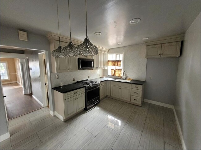 Photo - 15515 Harvest Ave