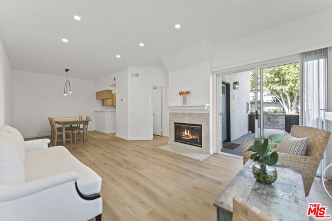 Photo - 5533 Spanish Oak Ln Unit E