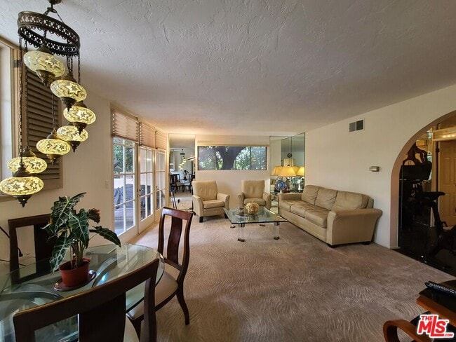 Photo - 933 Hilgard Ave Unit 301