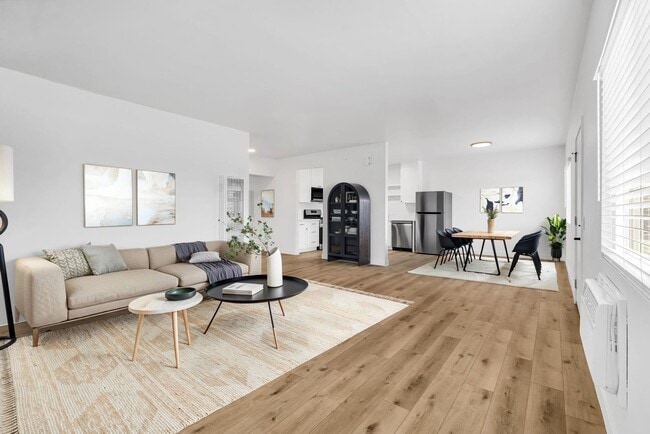 Photo - 468-72 W Los Angeles Dr Unit 7