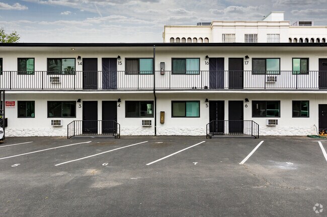 1717-1725 Park Ave - Echo Lake Apartments