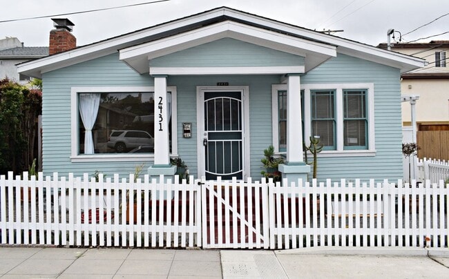 University Heights- Charming 2BR 1BA Craft... - University Heights- Charming 2BR 1BA Craft... House