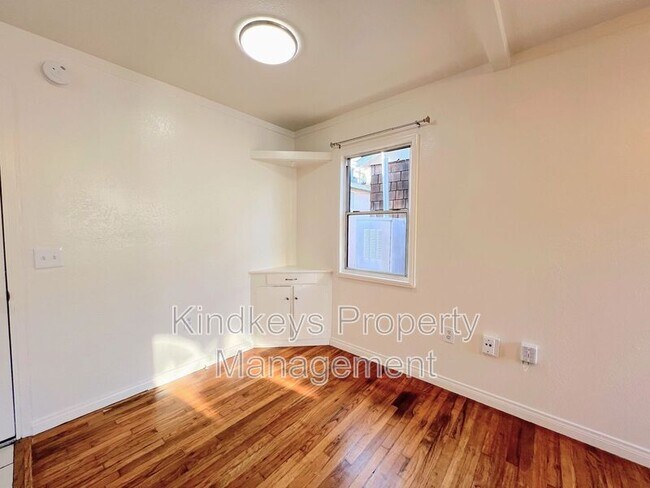 Photo - 5044 Muir Ave
