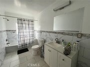 Photo - 851 W 40th Pl