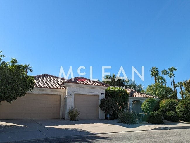 Building Photo - Four Bedroom Oasis - With Solar! Rental