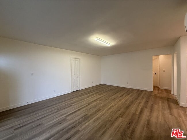 Photo - 314 S Clark Dr