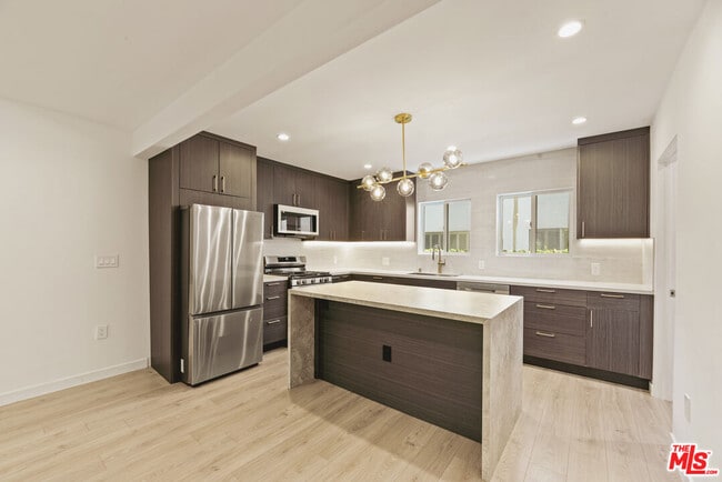 Photo - 751 N Alfred St Apartment