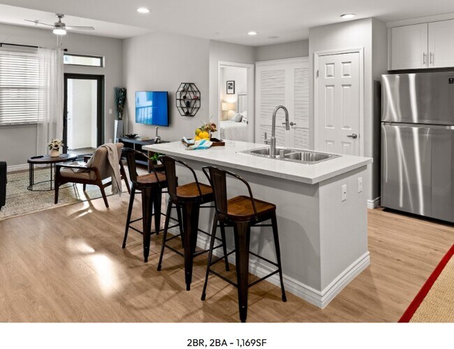 Photo - Centerpointe at Market