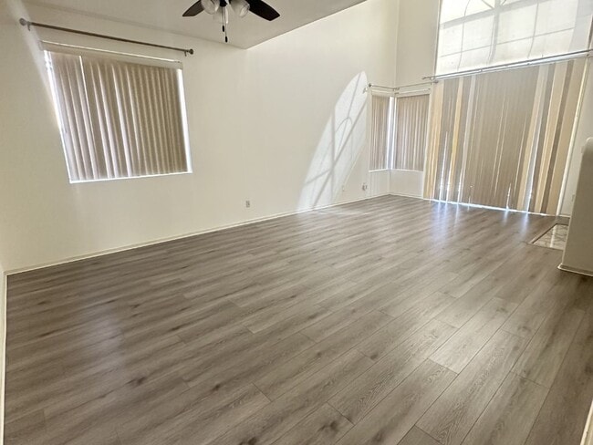 Photo - 28605 Broadstone Way