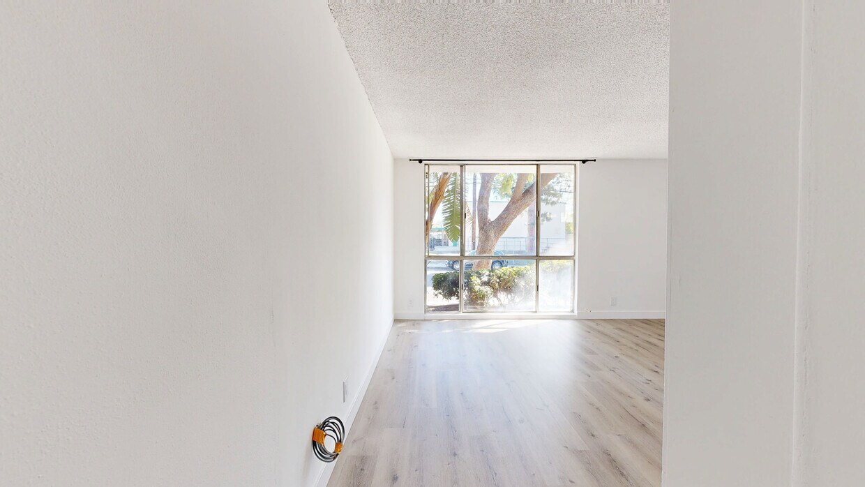 3D Tour - 10535 Lindley Avenue