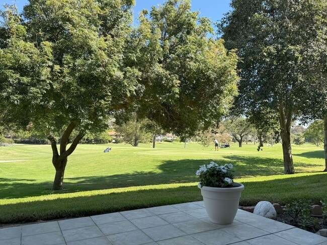 Enjoy stunning panoramic views of the golf... - Enjoy stunning panoramic views of the golf... House