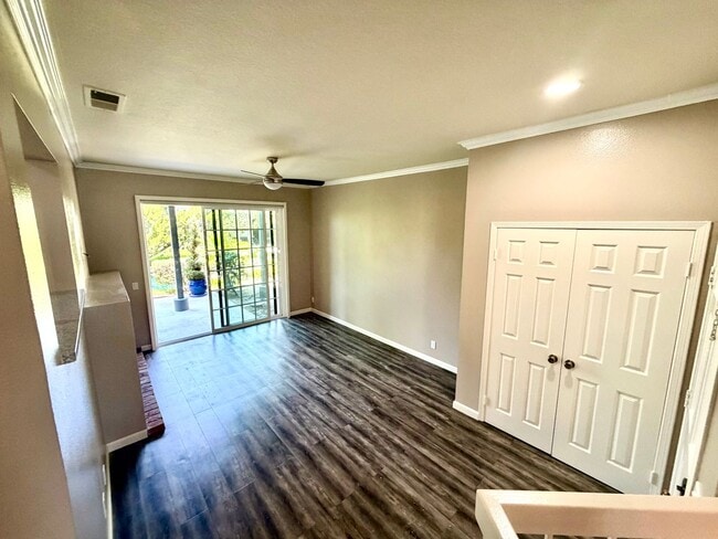 Building Photo - One bedroom condo for rent