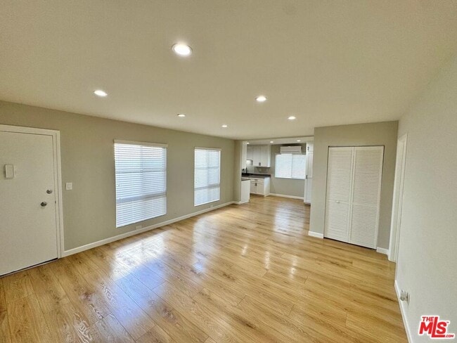 Photo - 505 S Wilton Pl Unit 206