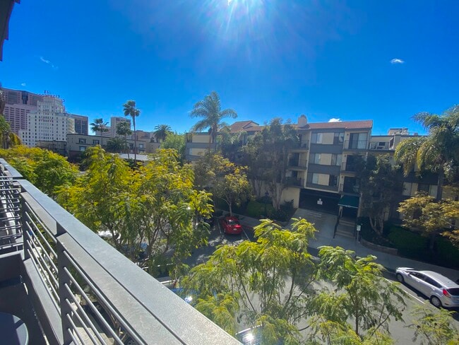 Photo - 889 Date St Condo Unit 310