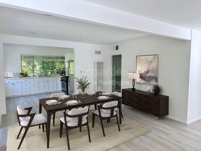 Building Photo - 358 N San Vicente Blvd