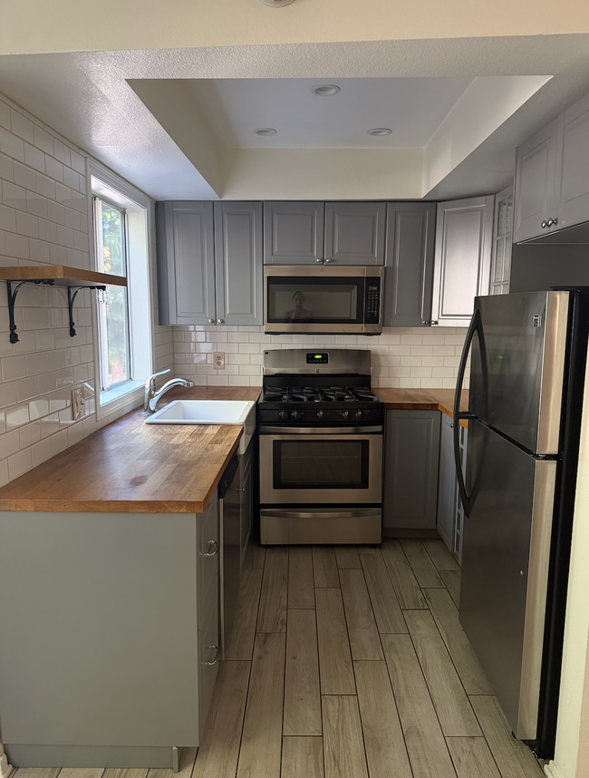 Building Photo - 7320 Balboa Blvd