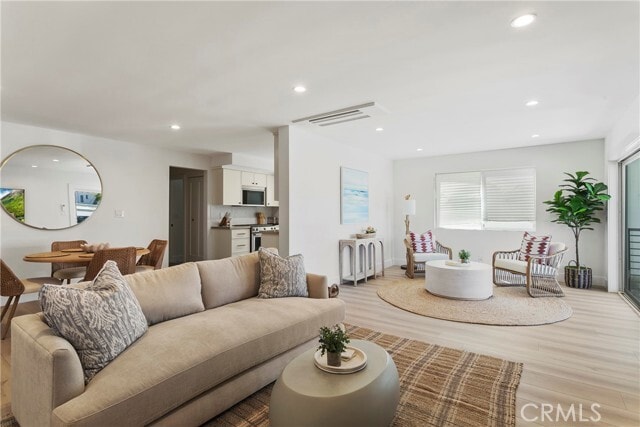 Building Photo - 913 W Balboa Blvd Rental