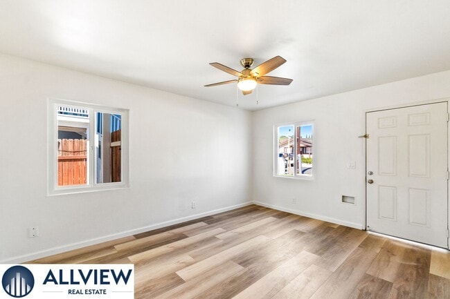 Photo - 452 S Shaffer St Unit 454