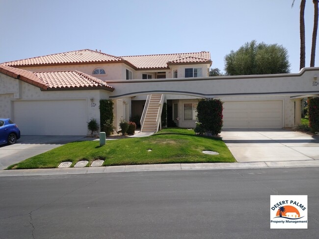 Building Photo - 236 Vista Royale Cir E