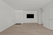 Photo - 21000 Parthenia St Townhome